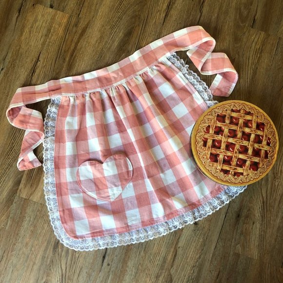 Pink and White Gingham Vintage Half Apron with Heart Pocket and Lace Trim - Picture 3 of 4
